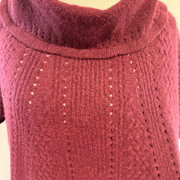 Lane Bryant Women's Burgundy Short Sleeve Turtleneck Sweater Size 18/20 - Picture 2 of 5